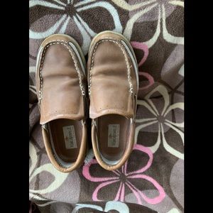 Boat shoe style slip on shoes